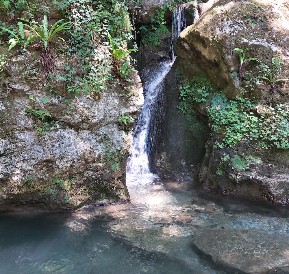 candalla baths camaiore waterfall